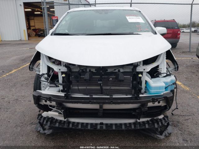 5TDESKFC4RS137515 Toyota Sienna Platinum