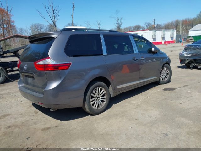 5TDYK3DC6FS645065 Toyota Sienna Xle 8 Passenger