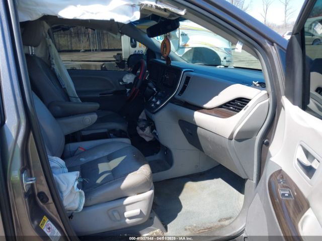 5TDYK3DC6FS645065 Toyota Sienna Xle 8 Passenger