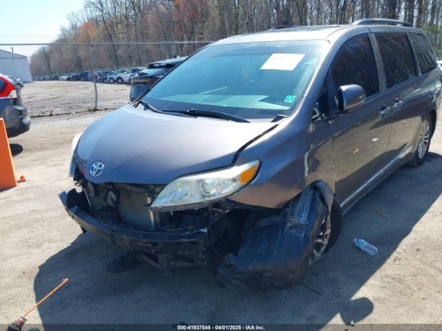5TDYK3DC6FS645065 Toyota Sienna Xle 8 Passenger