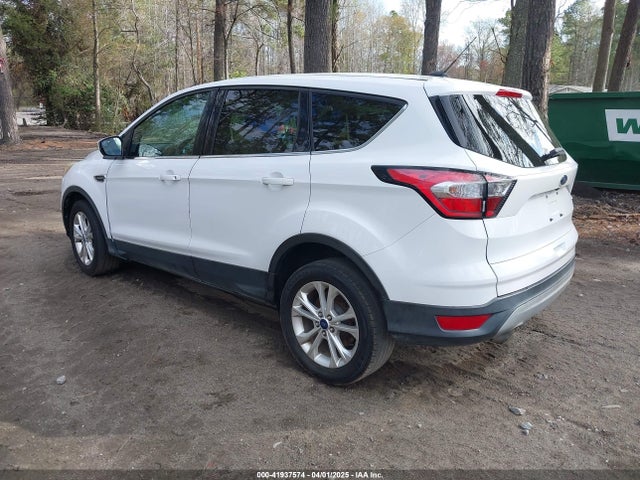 1FMCU0GD0HUE06404 Ford ESCAPE SE