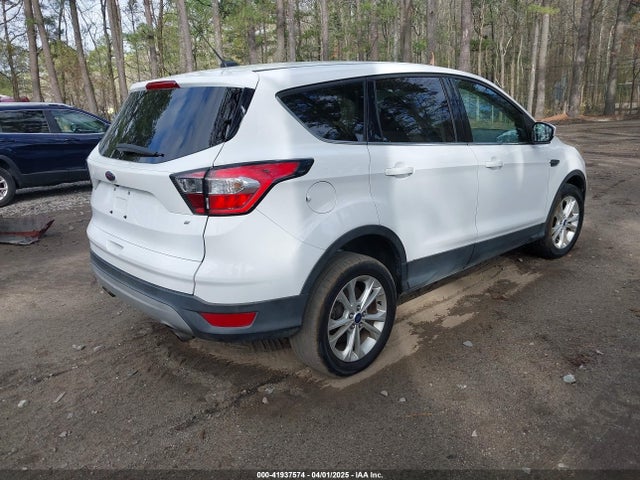 1FMCU0GD0HUE06404 Ford ESCAPE SE