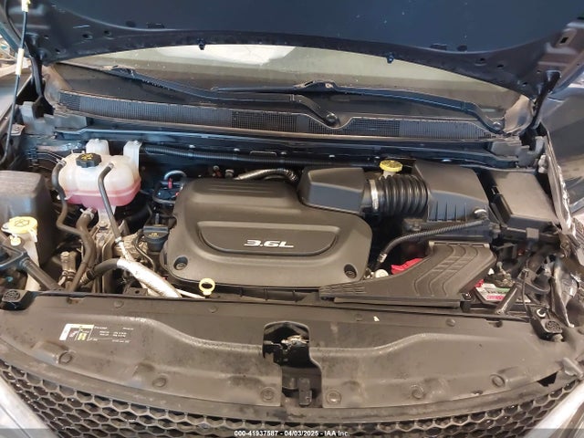 Chrysler Pacifica Limited 2018 2C4RC1GG2JR357615 Image 10