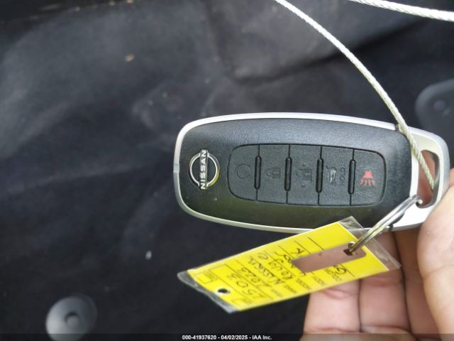 JN8BT3BA3PW426784 Nissan Rogue Sv Fwd