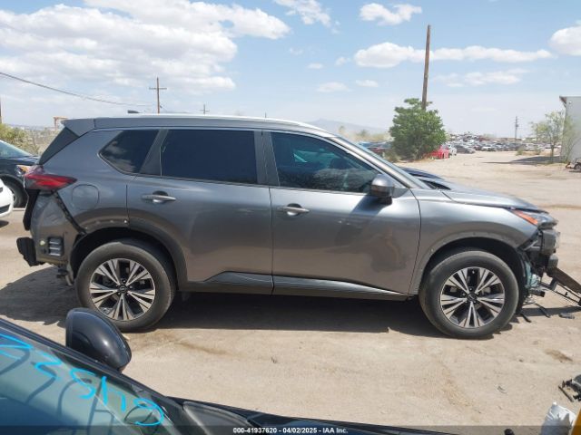 JN8BT3BA3PW426784 Nissan Rogue Sv Fwd