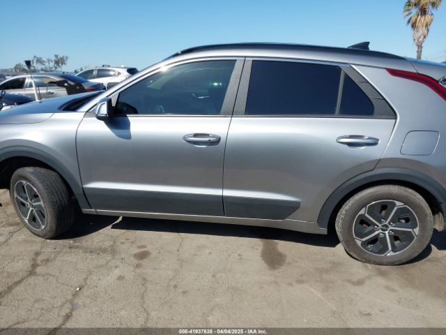 KNDCR3LE2P5098442 KIA NIRO EX