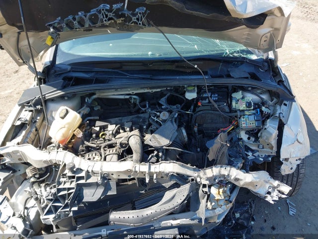 Ford FOCUS SE 2017 1FADP3F28HL203306 Image 10