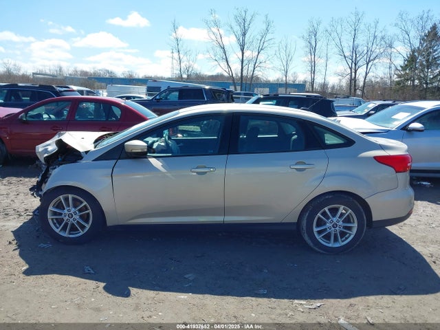 Ford FOCUS SE 2017 1FADP3F28HL203306 Image 14