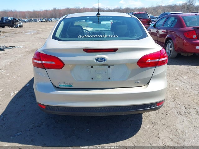 Ford FOCUS SE 2017 1FADP3F28HL203306 Image 16