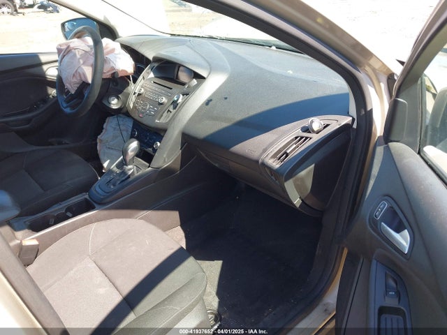 Ford FOCUS SE 2017 1FADP3F28HL203306 Image 5