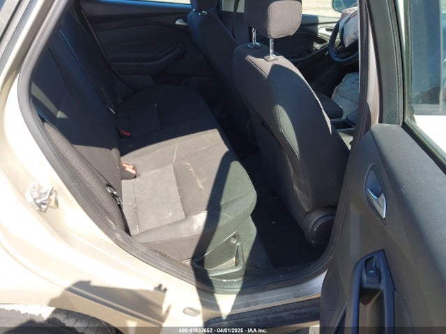 Ford FOCUS SE 2017 1FADP3F28HL203306 Image 8