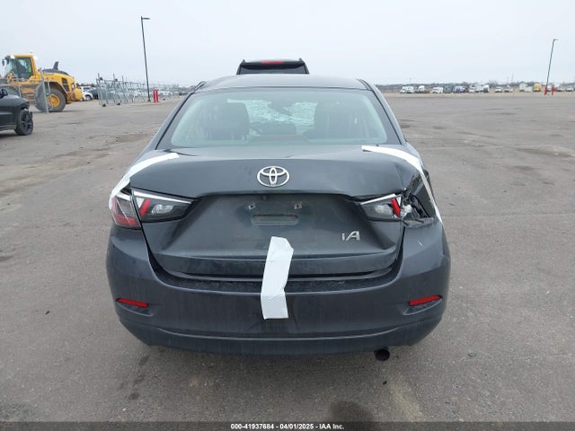 3MYDLBYV9JY321158 Toyota YARIS IA
