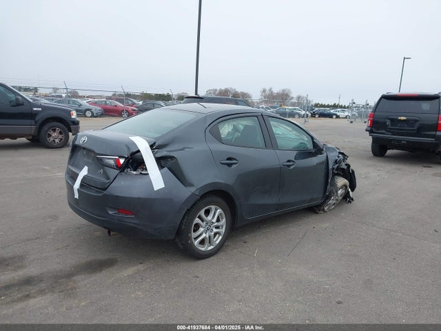 3MYDLBYV9JY321158 Toyota YARIS IA
