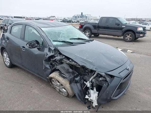 3MYDLBYV9JY321158 Toyota YARIS IA