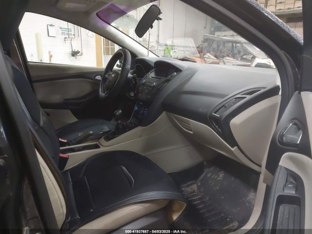 1FADP3F24FL285287 Ford FOCUS SE