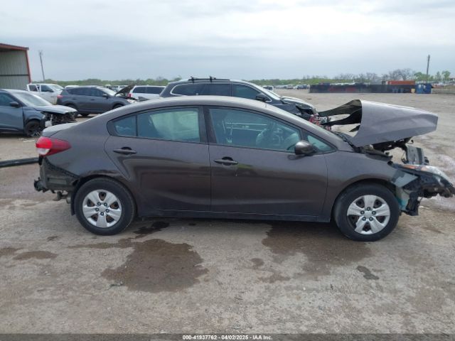 3KPFK4A75JE221688 KIA FORTE LX