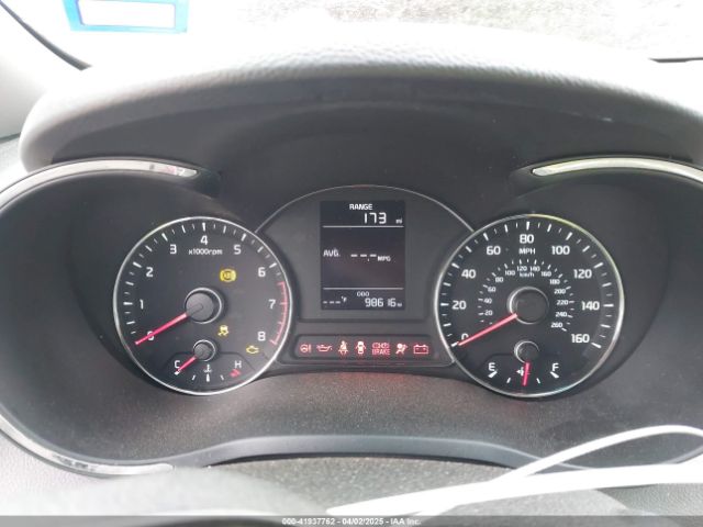 3KPFK4A75JE221688 KIA FORTE LX