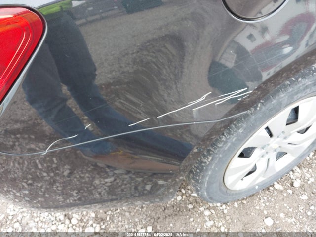1G1PA5SG2F7105750 Chevrolet Cruze Ls Auto