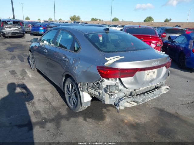 3KPF24AD1PE558292 KIA Forte Lxs
