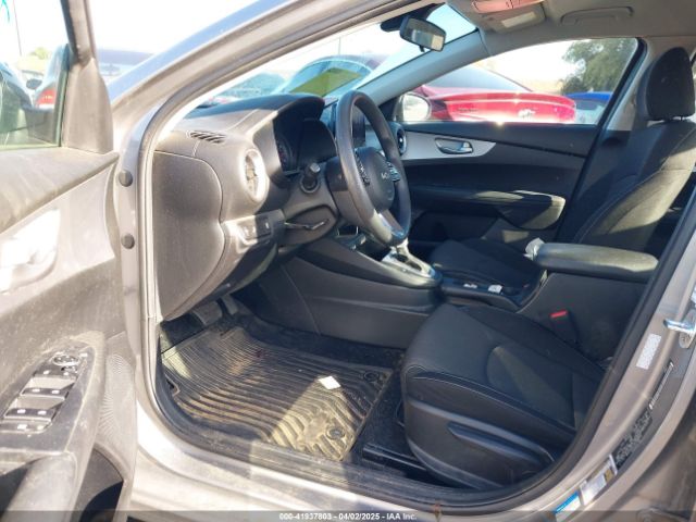 3KPF24AD1PE558292 KIA Forte Lxs