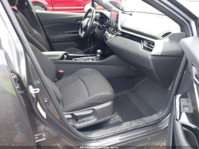 JTNKHMBX6K1055144 Toyota C-HR XLE