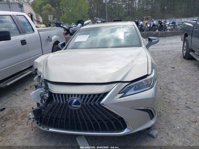 58ADA1C13NU013371 Lexus ES 300H