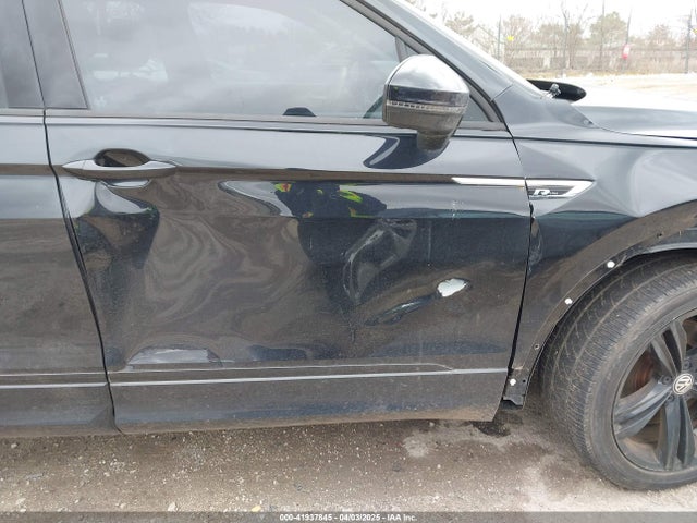 3VV2B7AX2KM187217 Volkswagen Tiguan