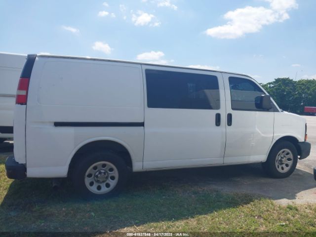 1GCSGAFX6E1157757 Chevrolet Express 1500 Work Van