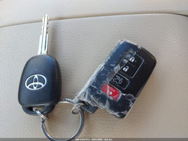 2019 TOYOTA HIGHLANDER 5TDKZRFH7KS559805 Photo 10