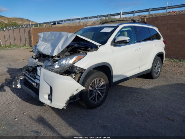 2019 TOYOTA HIGHLANDER 5TDKZRFH7KS559805 Photo 1