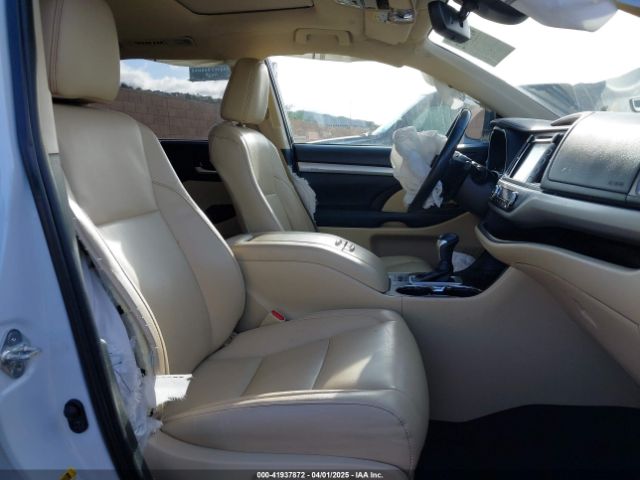 2019 TOYOTA HIGHLANDER 5TDKZRFH7KS559805 Photo 4