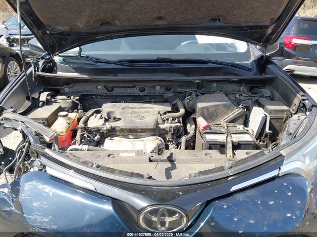 JTMBFREV9JJ739024 Toyota RAV4 LE