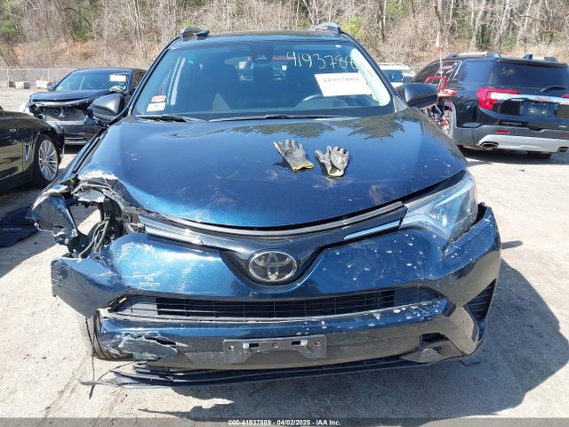 JTMBFREV9JJ739024 Toyota RAV4 LE