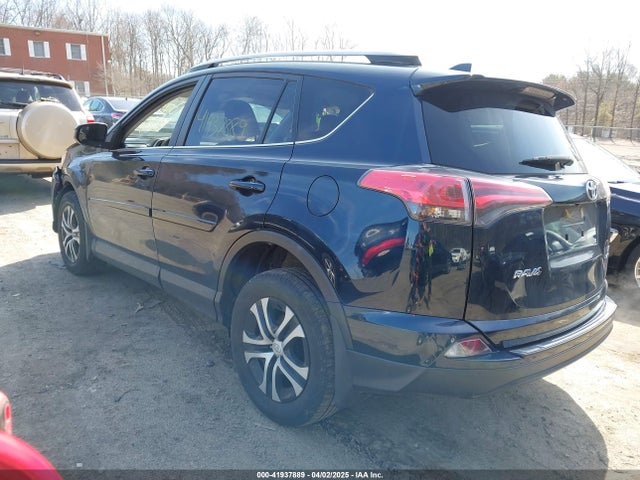 JTMBFREV9JJ739024 Toyota RAV4 LE