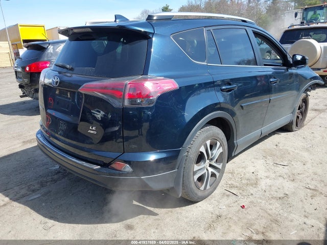 JTMBFREV9JJ739024 Toyota RAV4 LE
