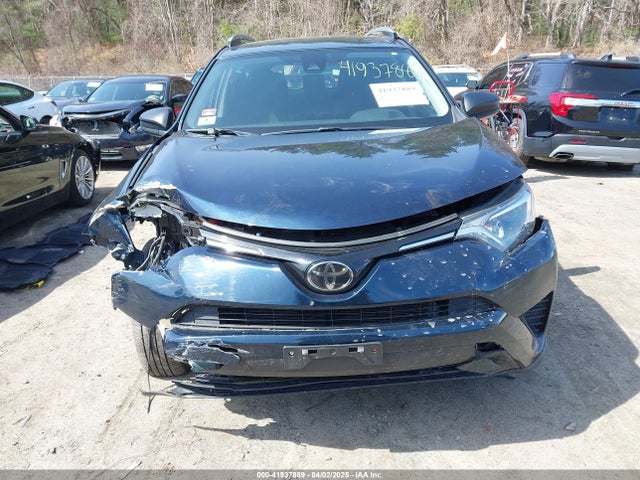 JTMBFREV9JJ739024 Toyota RAV4 LE