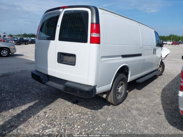 1GCWGBFP4N1218398 Chevrolet Express Cargo Rwd 2500 Extended Wheelbase Wt