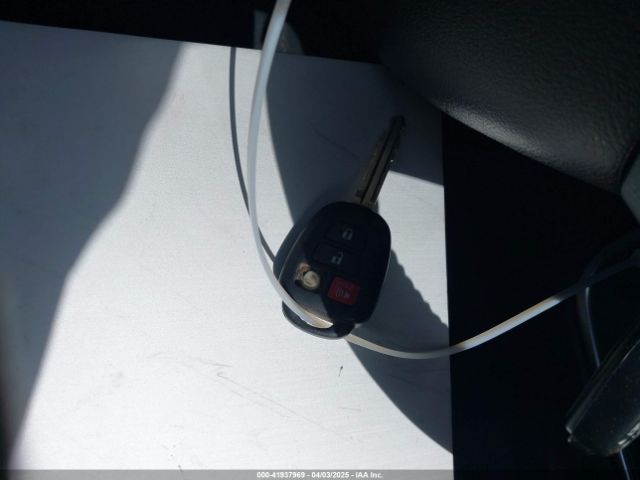 4T1BF1FK2HU279084 Toyota CAMRY SE