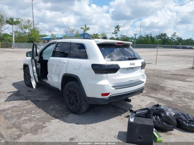 1C4RJEAG0JC275395 Jeep Grand Cherokee Laredo E 4x2