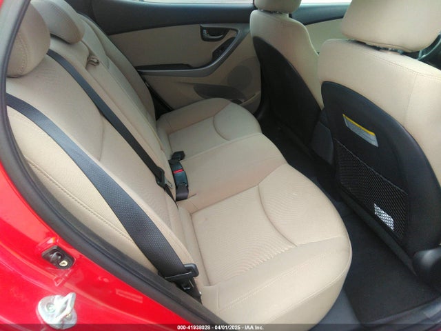 KMHDH4AE5FU223739 Hyundai ELANTRA SE
