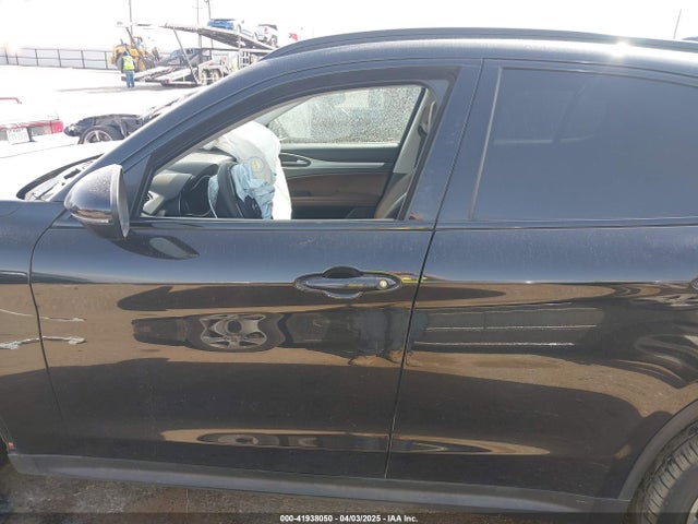 ZASFAKPN0J7B71013 Alfa Romeo Stelvio Sport Awd