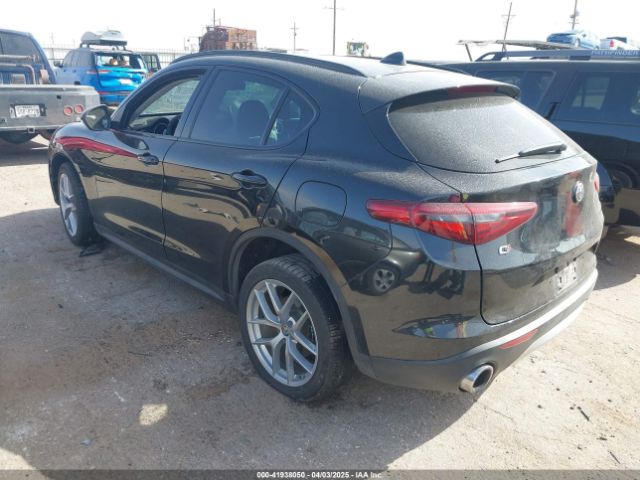 2018 ALFA ROMEO STELVIO ZASFAKPN0J7B71013 Photo 2