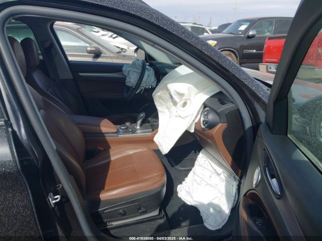 2018 ALFA ROMEO STELVIO ZASFAKPN0J7B71013 Photo 4