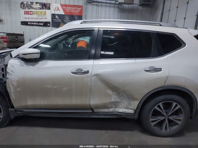 JN8AT2MV9HW022363 Nissan Rogue Sl