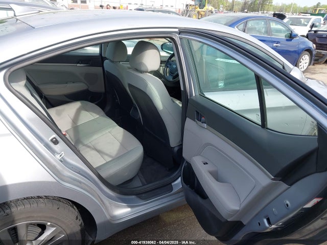 5NPD84LF5HH082078 Hyundai ELANTRA SE