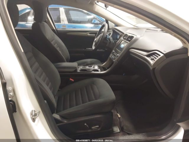 3FA6P0HD3HR367490 Ford FUSION SE
