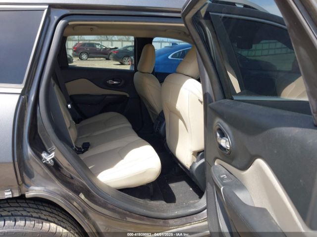 1C4PJMCS4FW794989 Jeep Cherokee Latitude