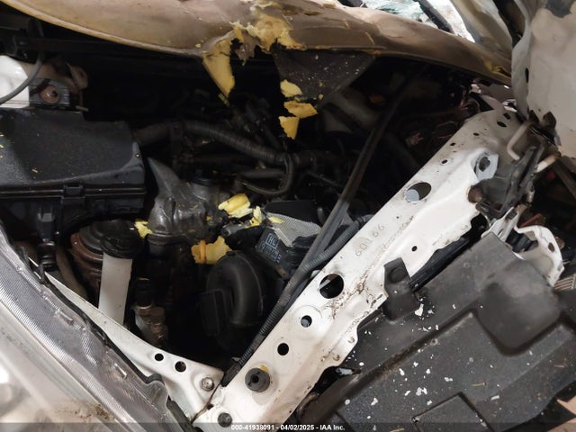 JTDKDTB33F1584015 Toyota Prius C Two