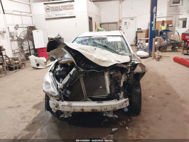 JTDKDTB33F1584015 Toyota Prius C Two