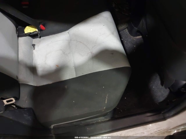 JTDKDTB33F1584015 Toyota Prius C Two